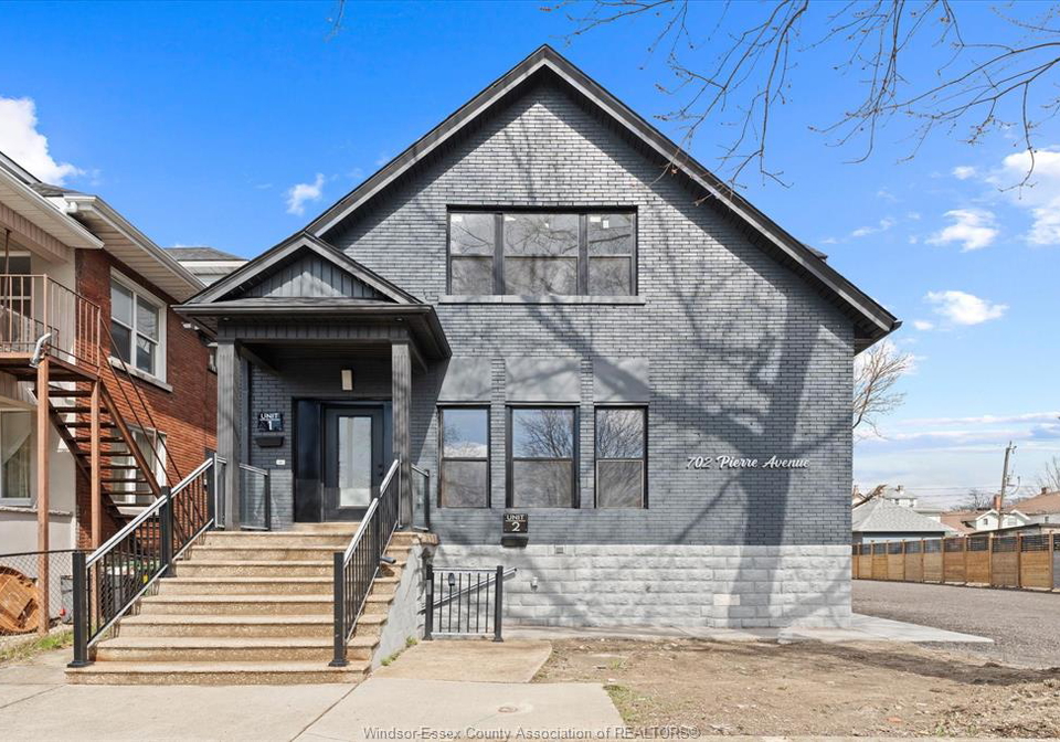 702-pierre-windsor-ontario-26010581