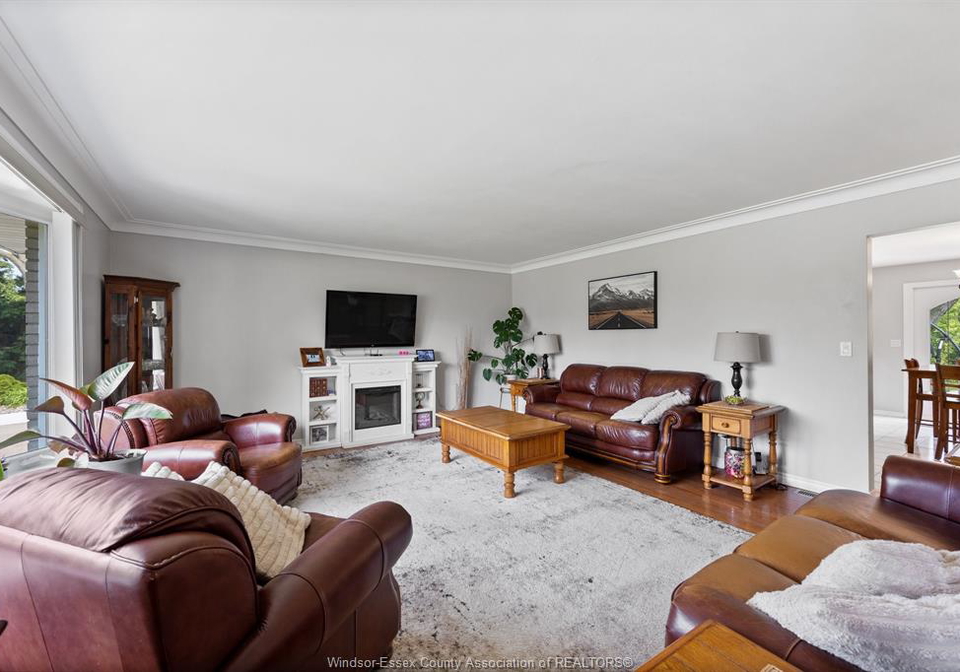1226-aimee-street-lakeshore-ontario-26010595