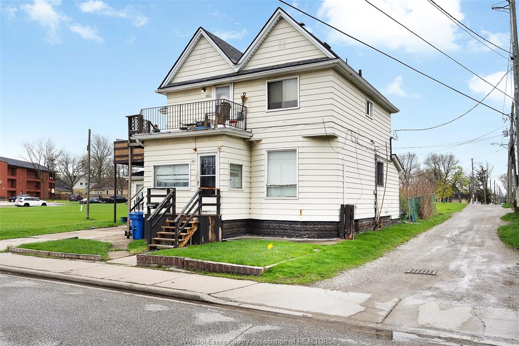 655-chatham-east-windsor-ontario-26010635
