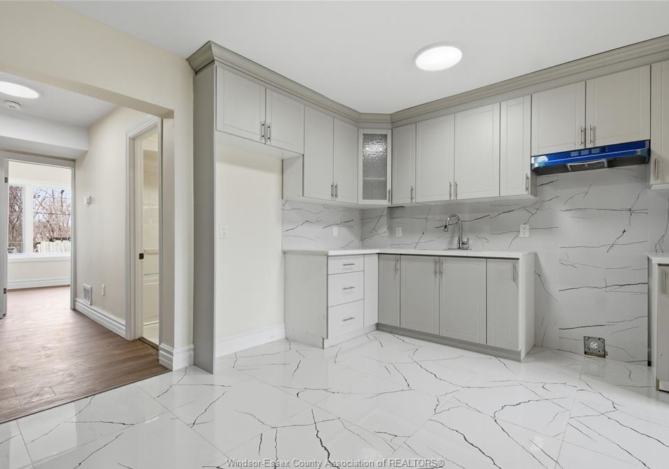435-caron-avenue-windsor-ontario-26010646