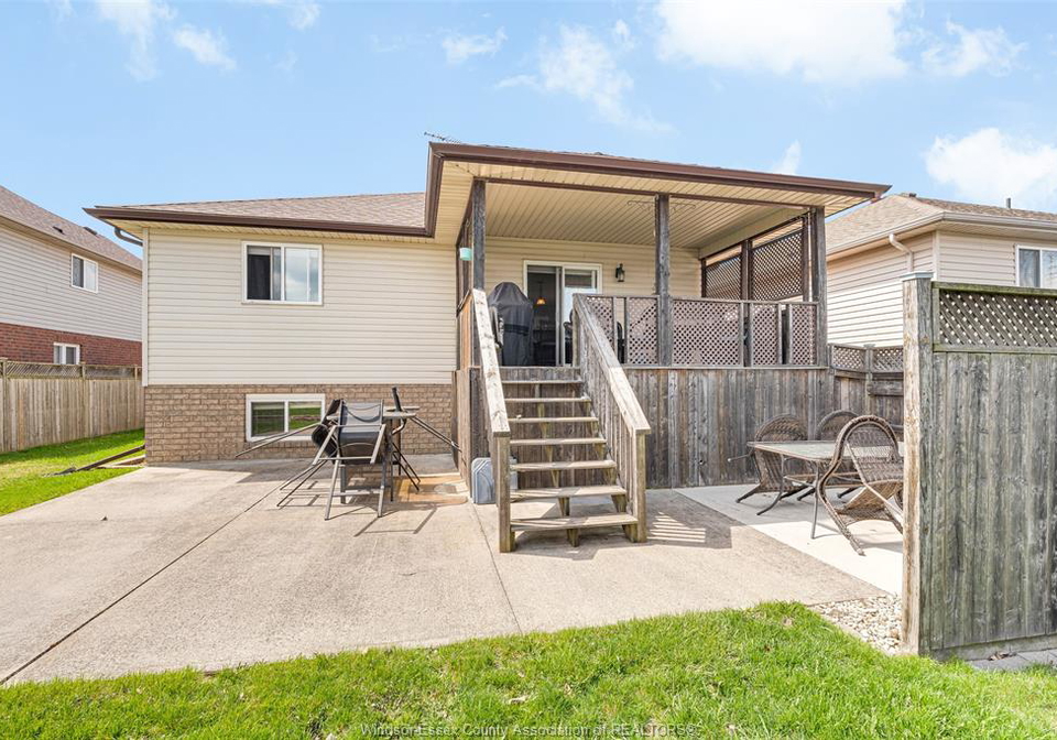 1128-frederica-windsor-ontario-26010655