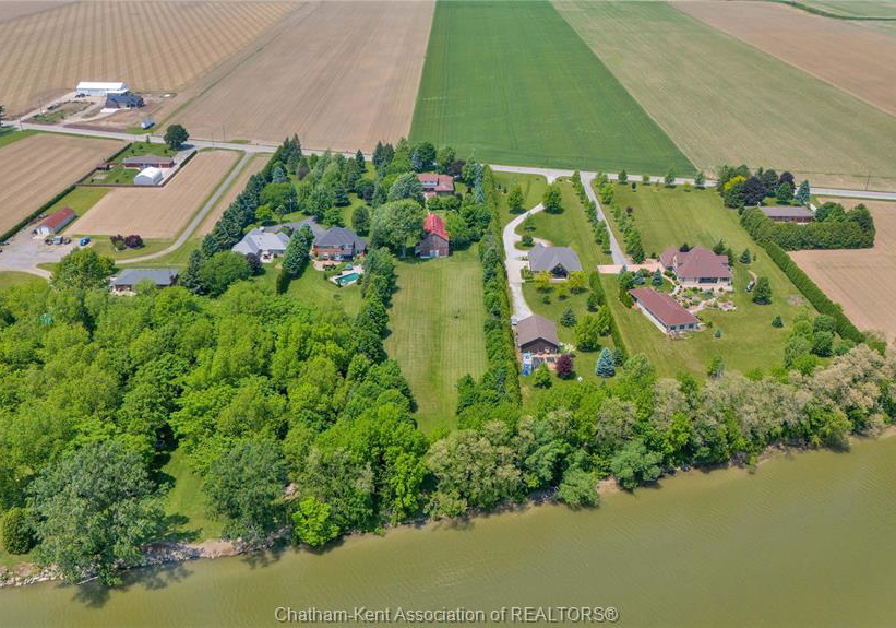 7308-grand-river-line-chatham-ontario-26010664