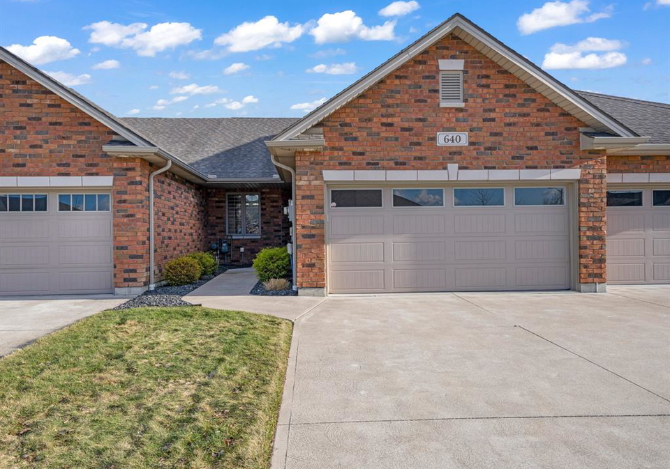 640-commisso-crescent-lasalle-ontario-26010670