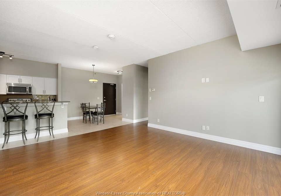 250-manning-road-tecumseh-ontario-26010680