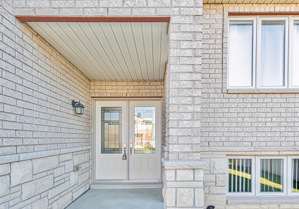 4001-cosenza-street-windsor-ontario-26010687