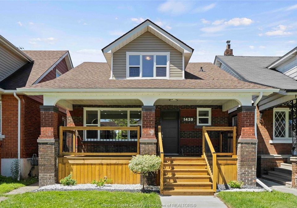 1439-benjamin-avenue-windsor-ontario-26010695