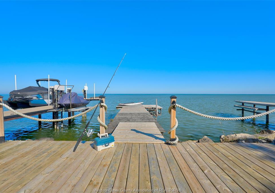 591-ross-beach-lakeshore-ontario-26010701