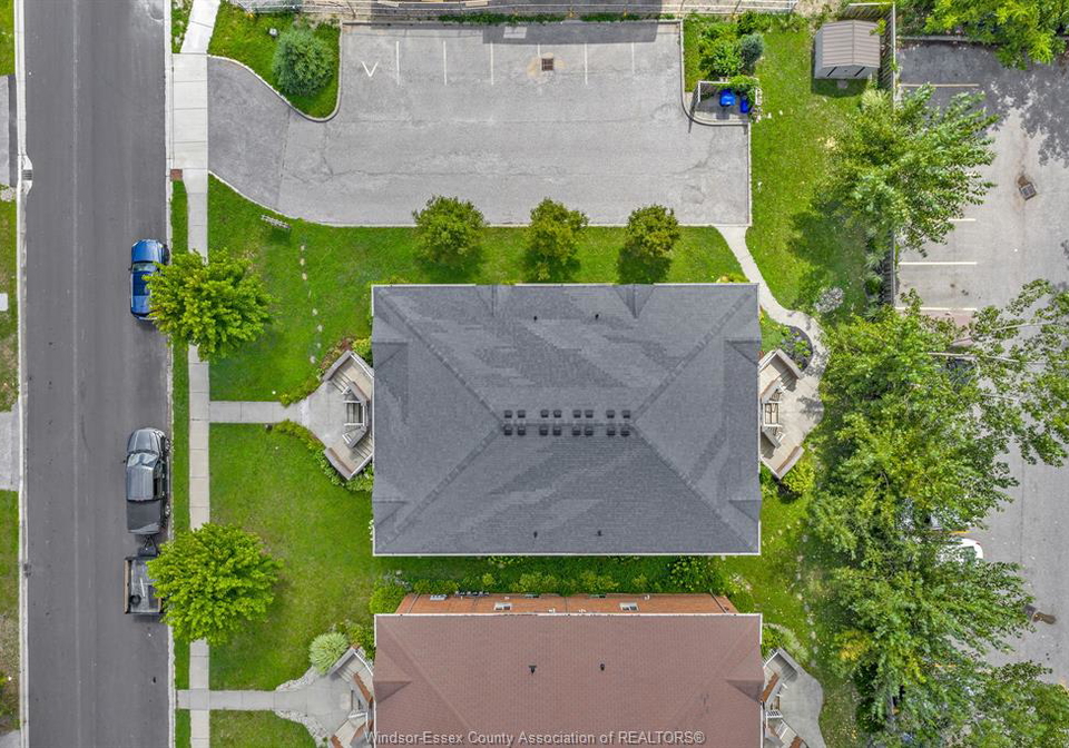 1811-northway-avenue-windsor-ontario-26010710