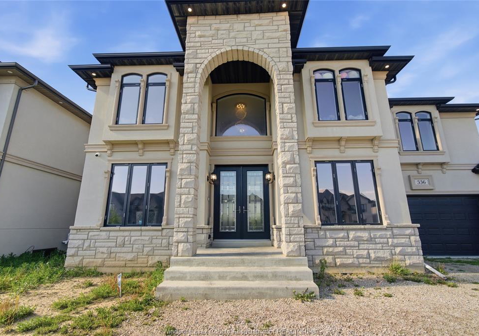 336-benson-court-amherstburg-ontario-26010716