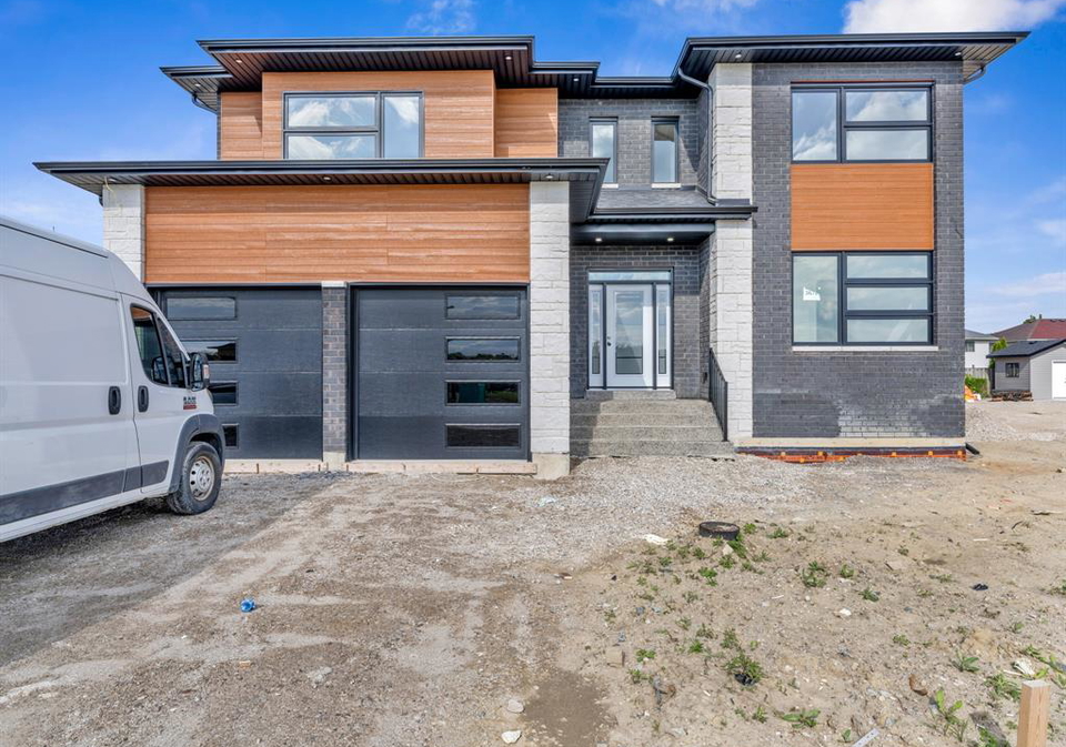 3672-sutton-avenue-windsor-ontario-26010726