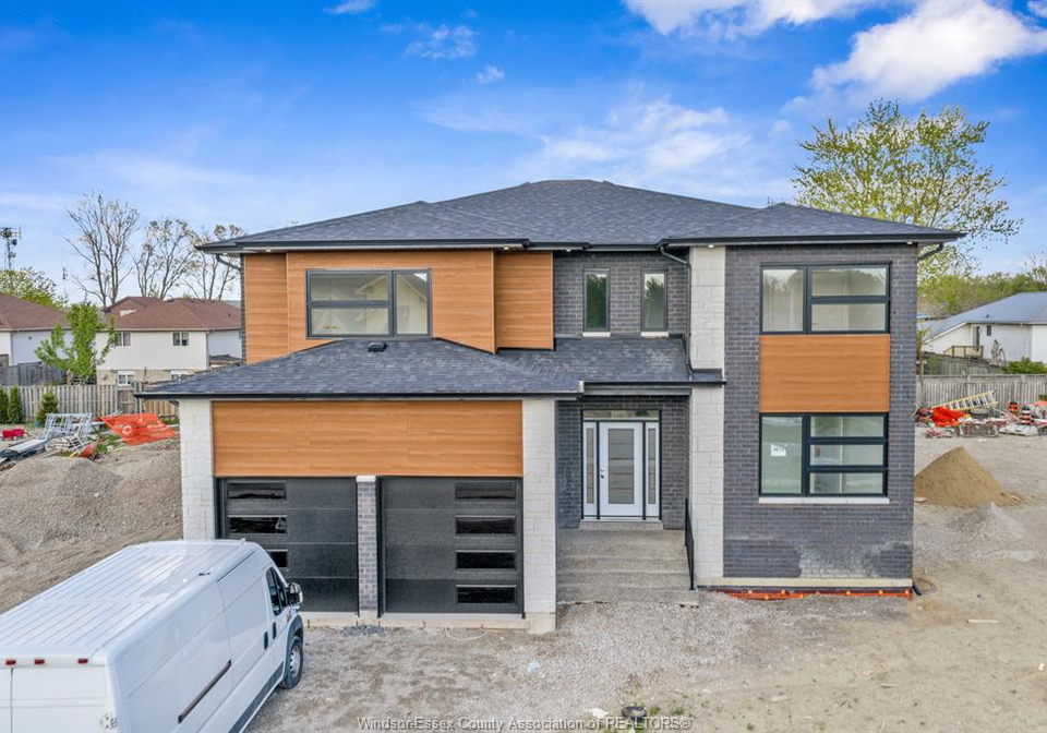 3672-sutton-avenue-windsor-ontario-26010726