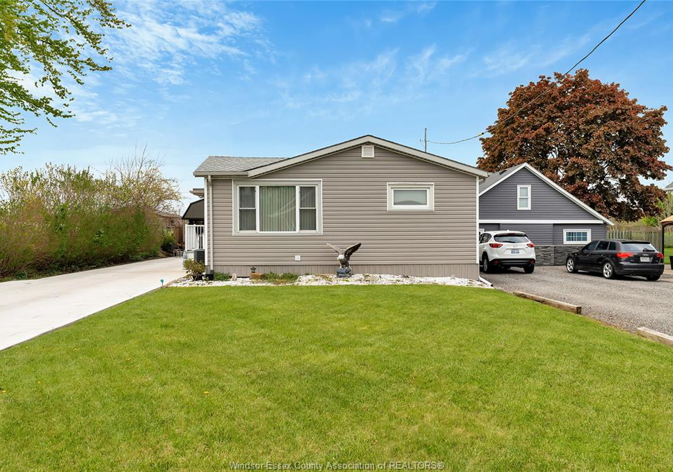 1626-talbot-road-kingsville-ontario-26010733