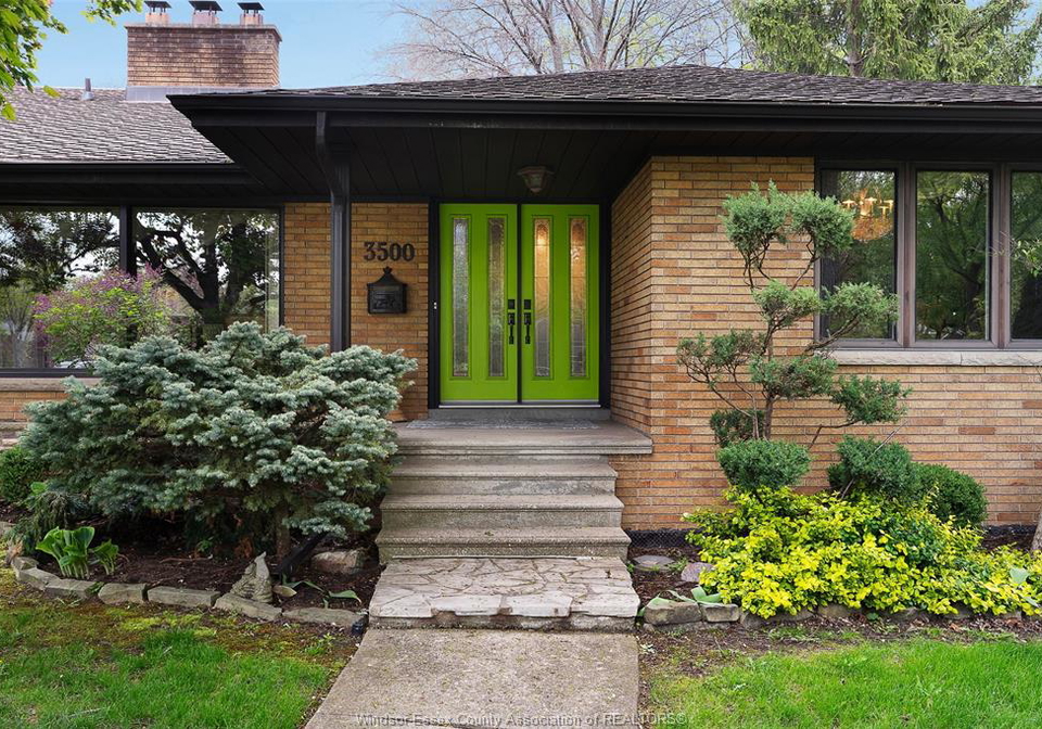 3500-victoria-boulevard-windsor-ontario-26010748