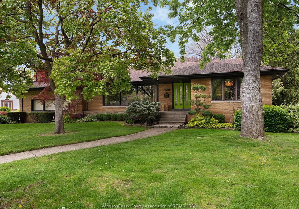 3500-victoria-boulevard-windsor-ontario-26010748