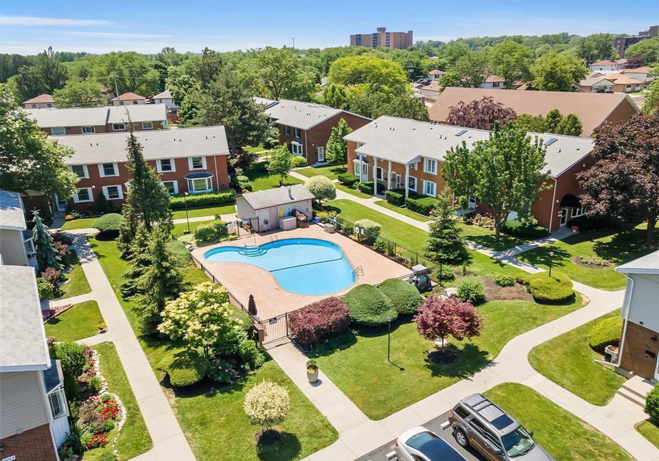 8418-little-river-windsor-ontario-26010775