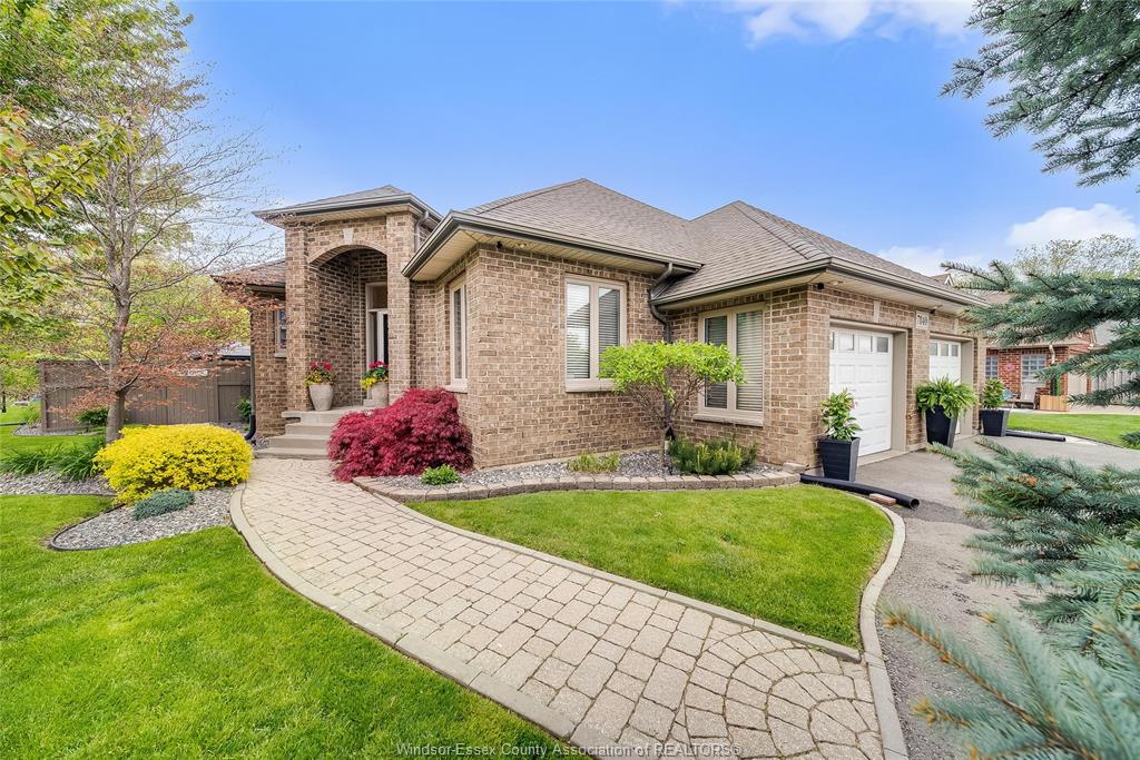 7840-stella-crescent-windsor-ontario-26010816
