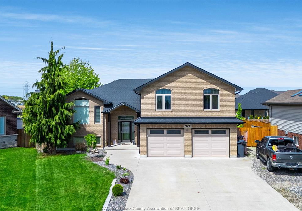 924-driftwood-crescent-lakeshore-ontario-26010870