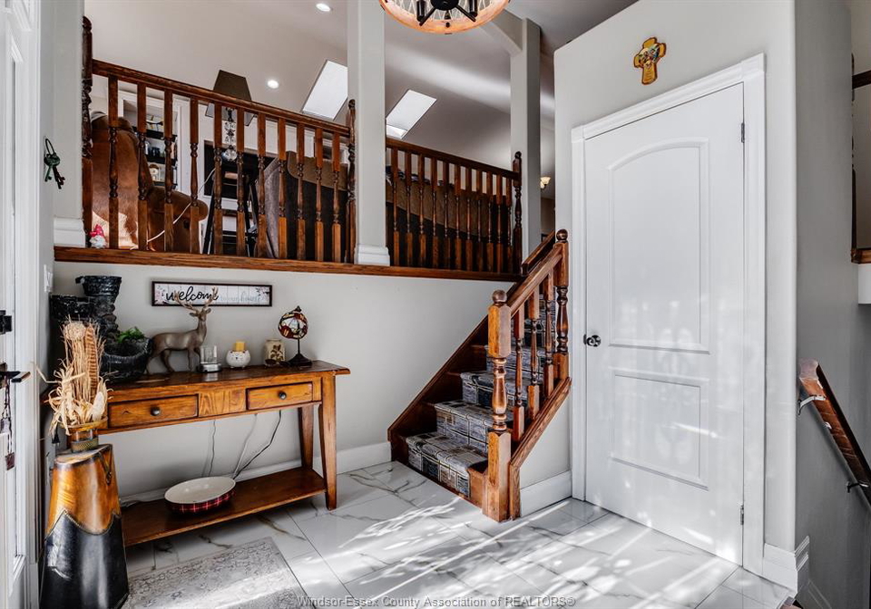 924-driftwood-crescent-lakeshore-ontario-26010870