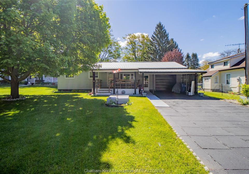 141-walnut-street-bothwell-ontario-26010885
