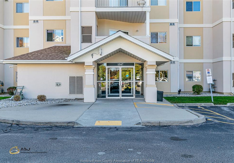 1547-grand-marais-road-west-windsor-ontario-26010891