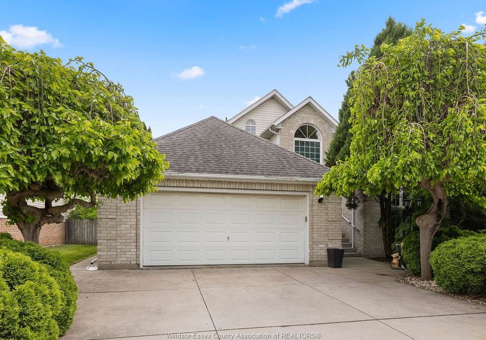 4577-hunt-club-crescent-windsor-ontario-26010945