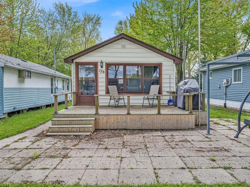 126-pleasure-beach-harrow-ontario-26010977