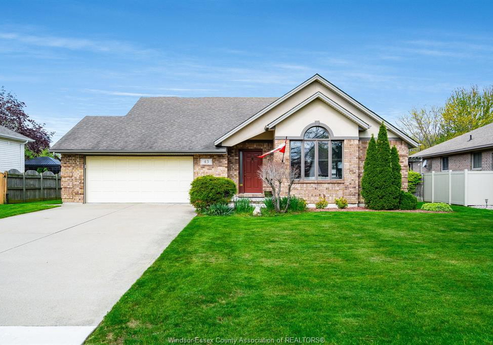 43-oak-drive-essex-ontario-26011002