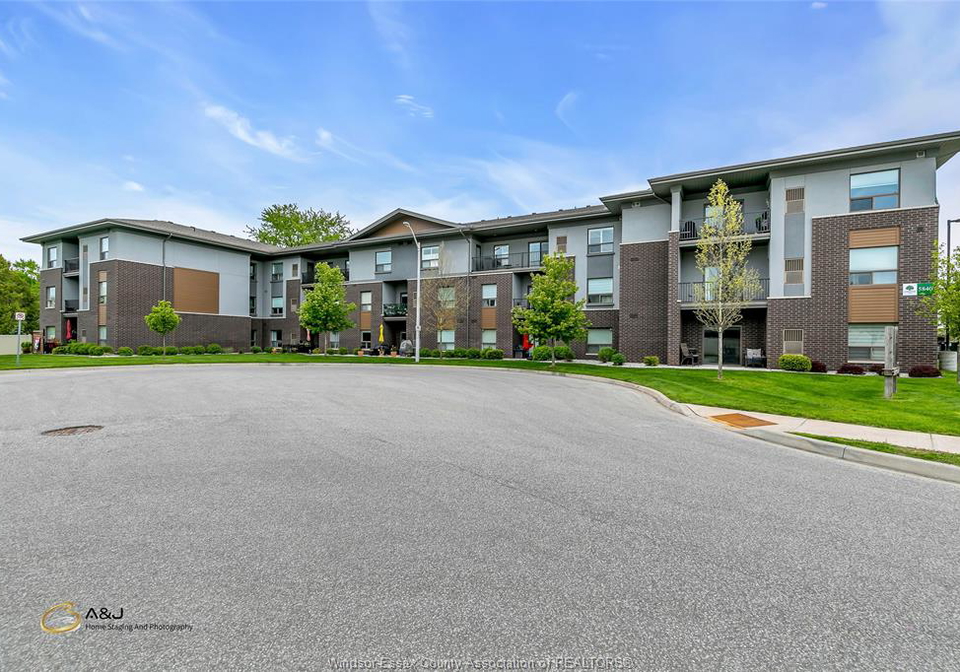5840-newman-boulevard-lasalle-ontario-26011013