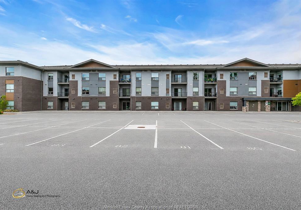 5840-newman-boulevard-lasalle-ontario-26011013