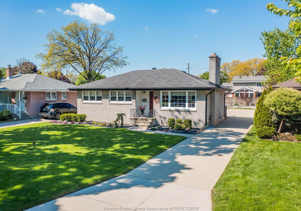 1211-parkview-avenue-windsor-ontario-26011043
