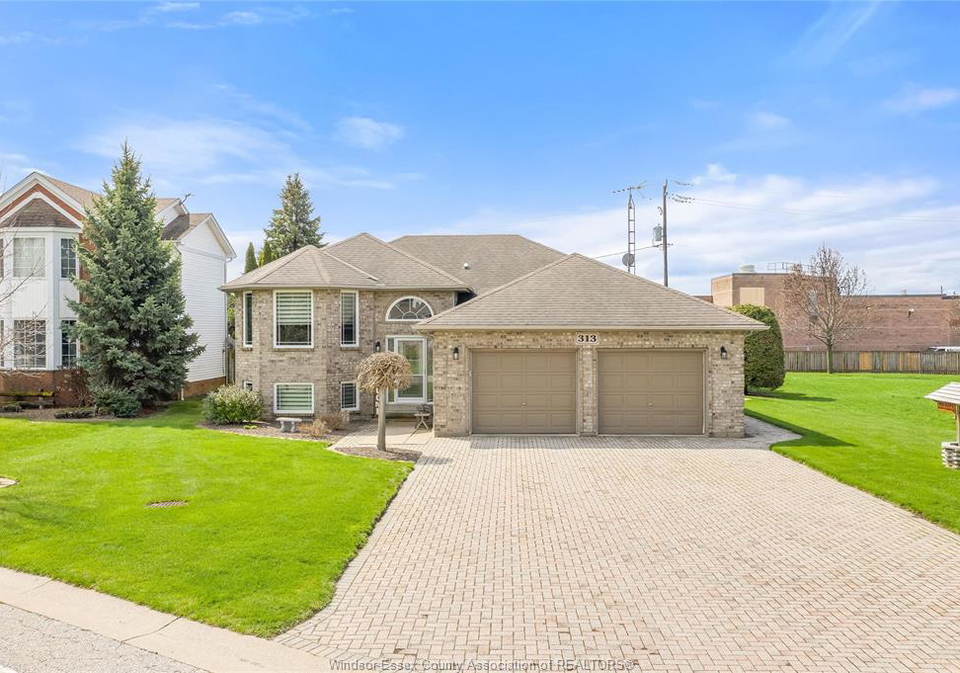 313-applewood-kingsville-ontario-26011072