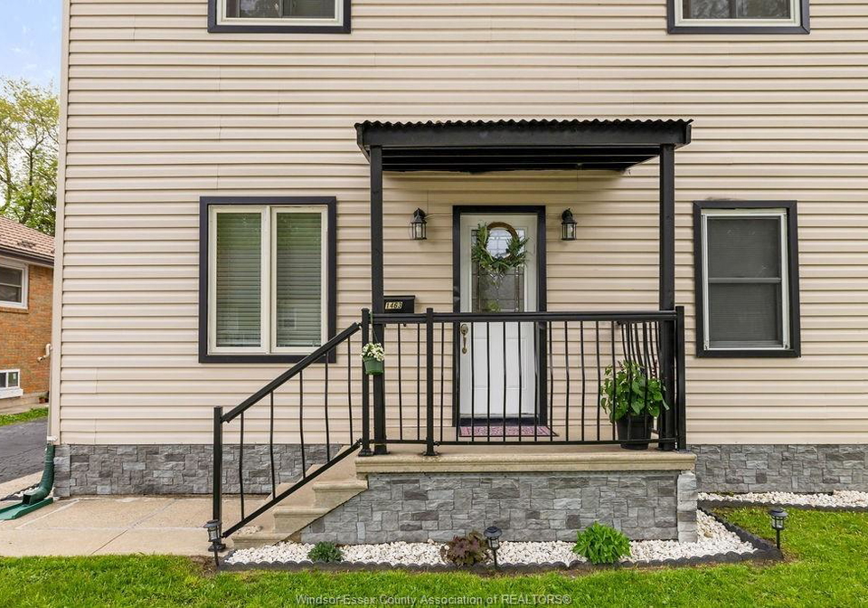 1463-westcott-windsor-ontario-26011073