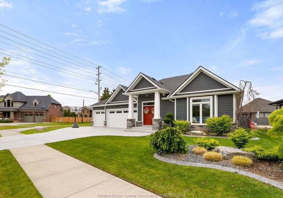 6072-silver-maple-lasalle-ontario-26011102