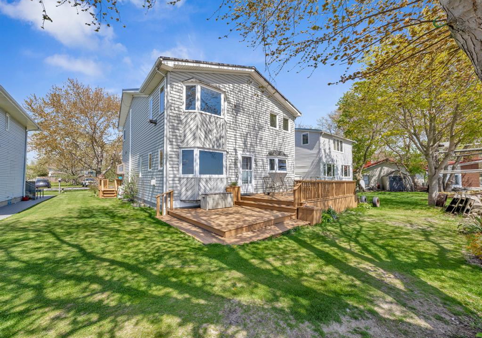 545-lakeview-avenue-essex-ontario-26011114