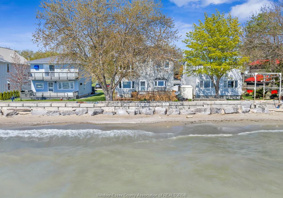 545-lakeview-avenue-essex-ontario-26011114