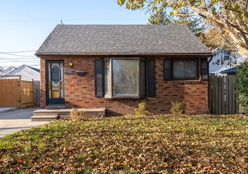 1709-cadillac-windsor-ontario-26011121