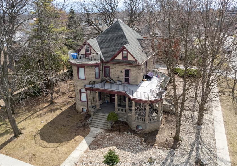 18-clark-street-east-leamington-ontario-26011125