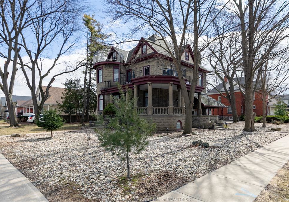 18-clark-street-east-leamington-ontario-26011125