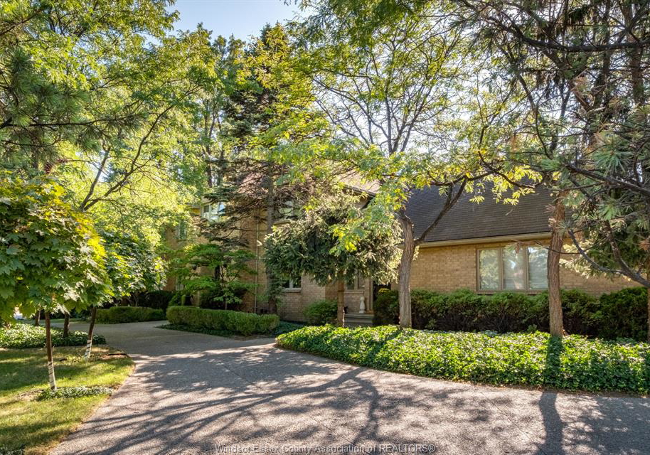 379-elmgrove-drive-lakeshore-ontario-26011128