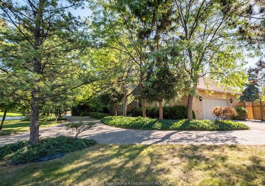379-elmgrove-drive-lakeshore-ontario-26011128