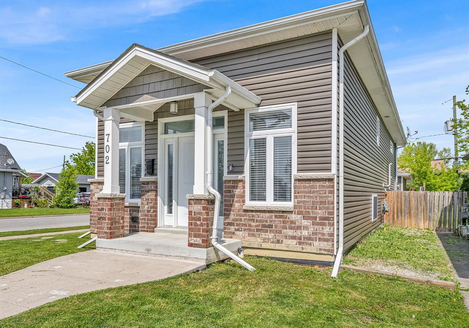 702-lesperance-road-tecumseh-ontario-26011147