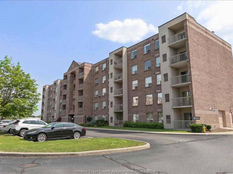 8335-wyandotte-street-east-windsor-ontario-26011154