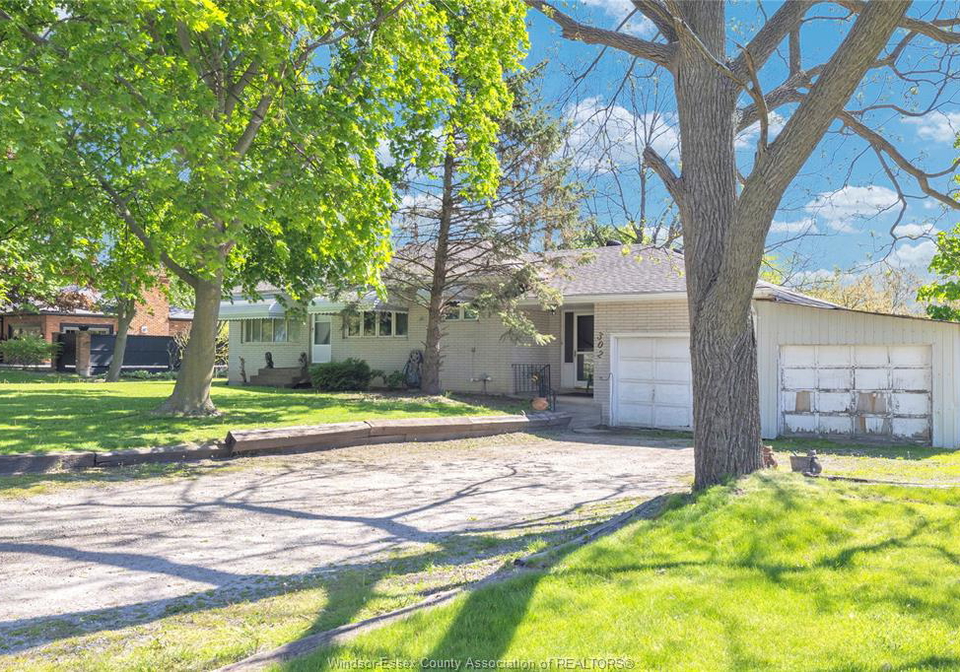 302-west-pike-creek-road-lakeshore-ontario-26011183