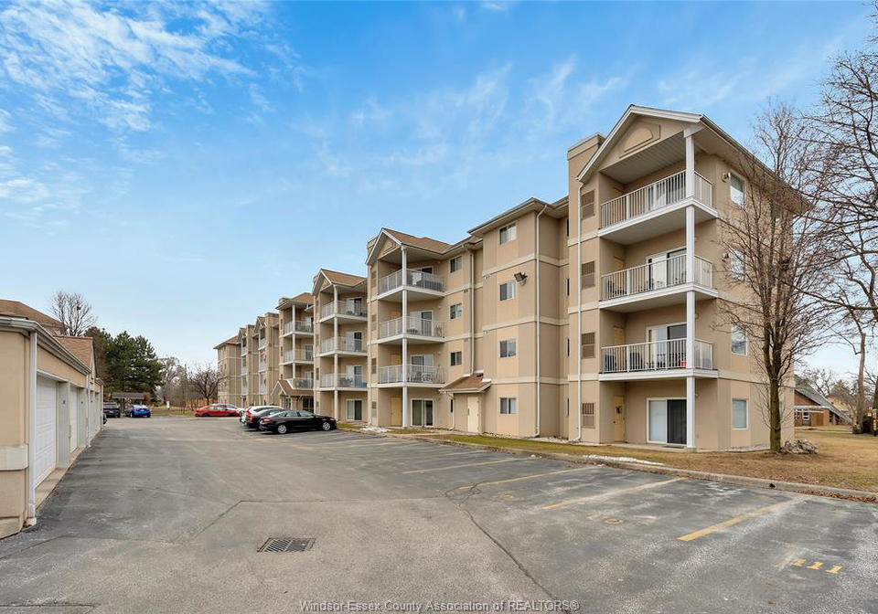 1655-grand-marais-walk-windsor-ontario-26011201