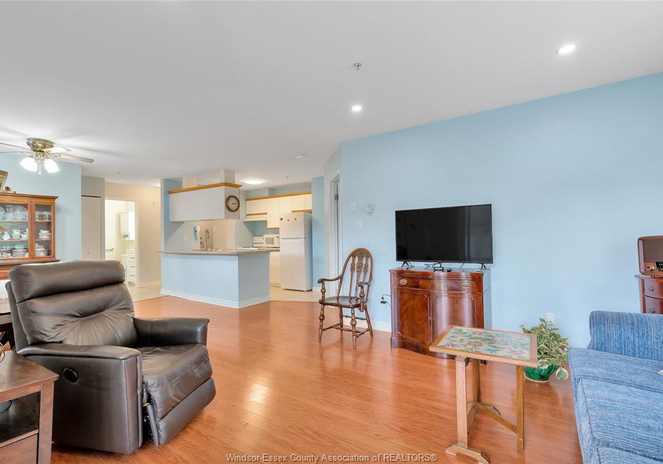 1655-grand-marais-walk-windsor-ontario-26011201