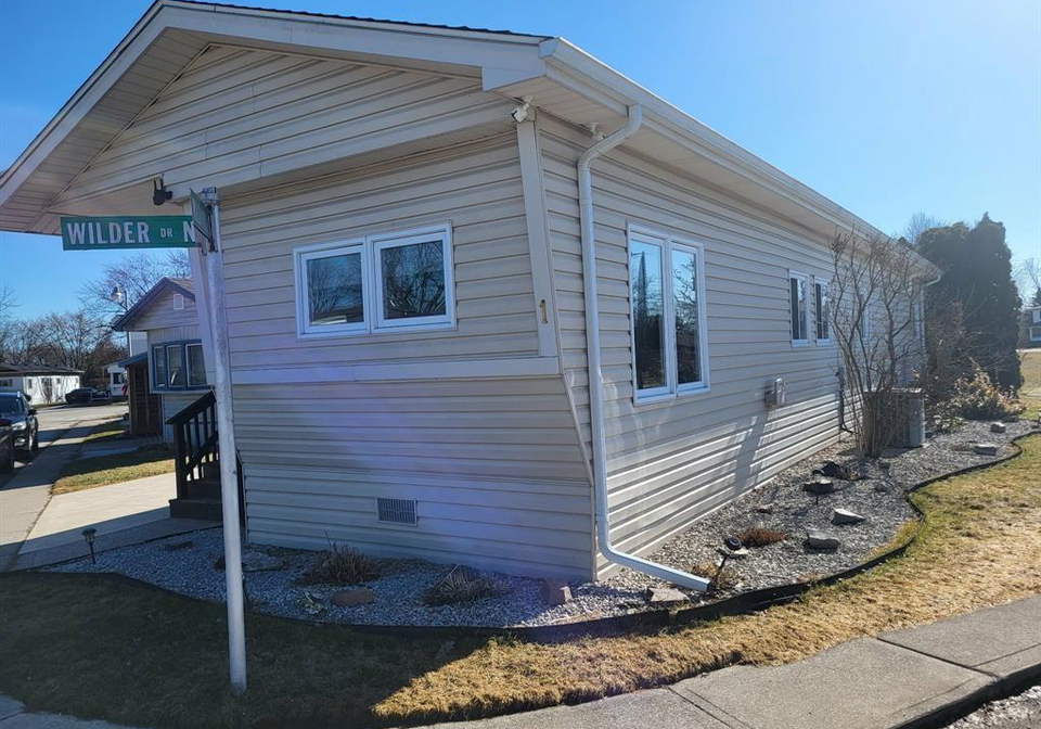1-wilder-south-lakeshore-ontario-26011203