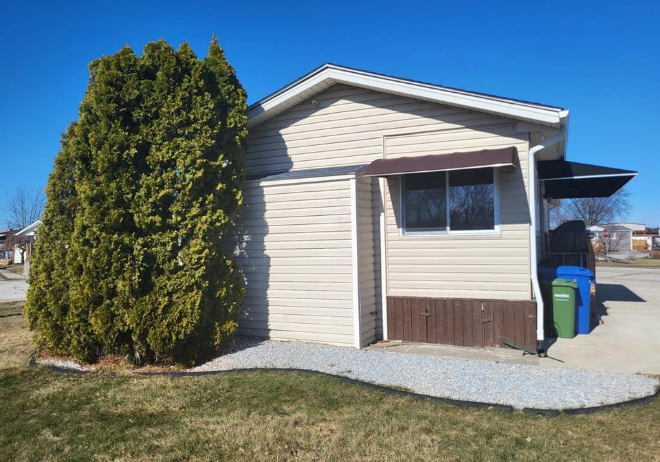 1-wilder-south-lakeshore-ontario-26011203