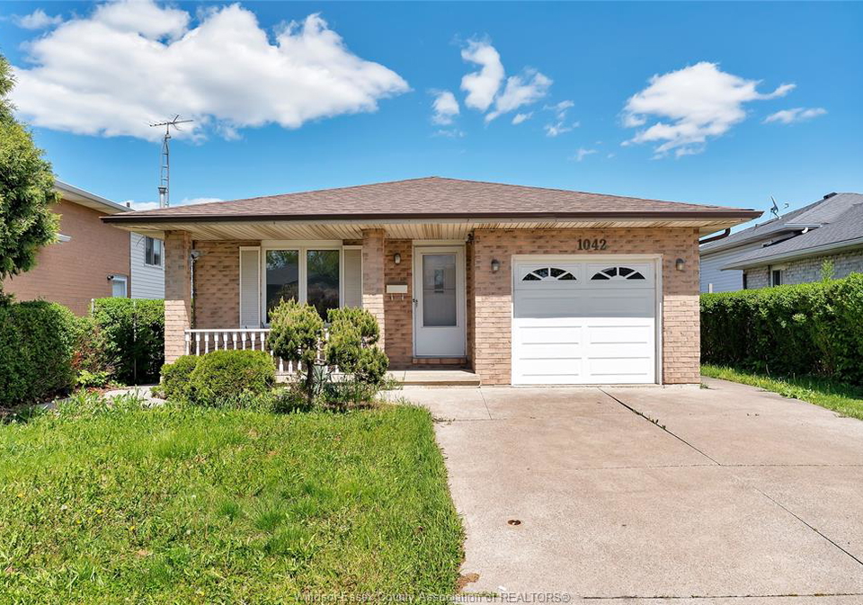 1042-brookview-crescent-windsor-ontario-26011252
