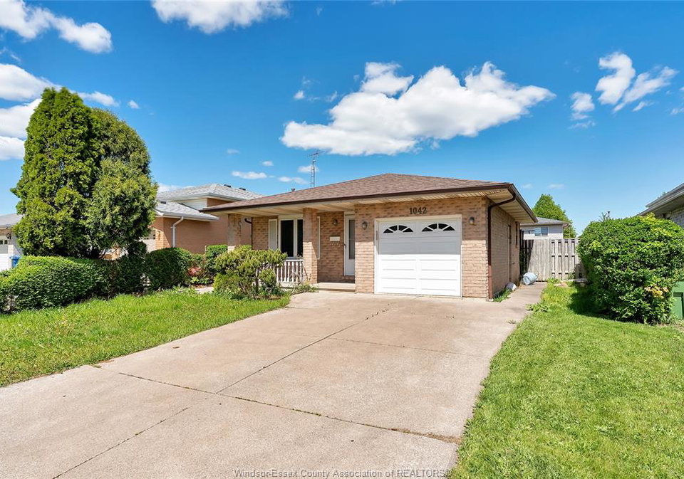 1042-brookview-crescent-windsor-ontario-26011252