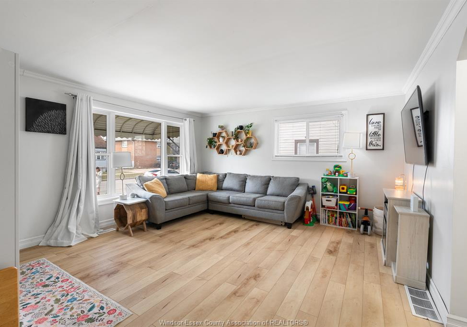 1522-westcott-windsor-ontario-26011258